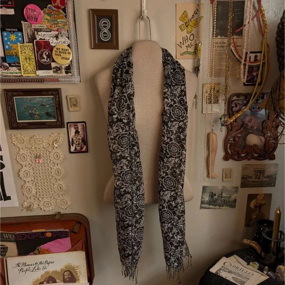 Y2K Grunge Skull Floral Graphic Scarf Wrap Black Gray